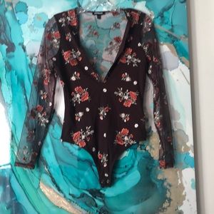 🌸EXPRESS floral embroidered lace bodysuit